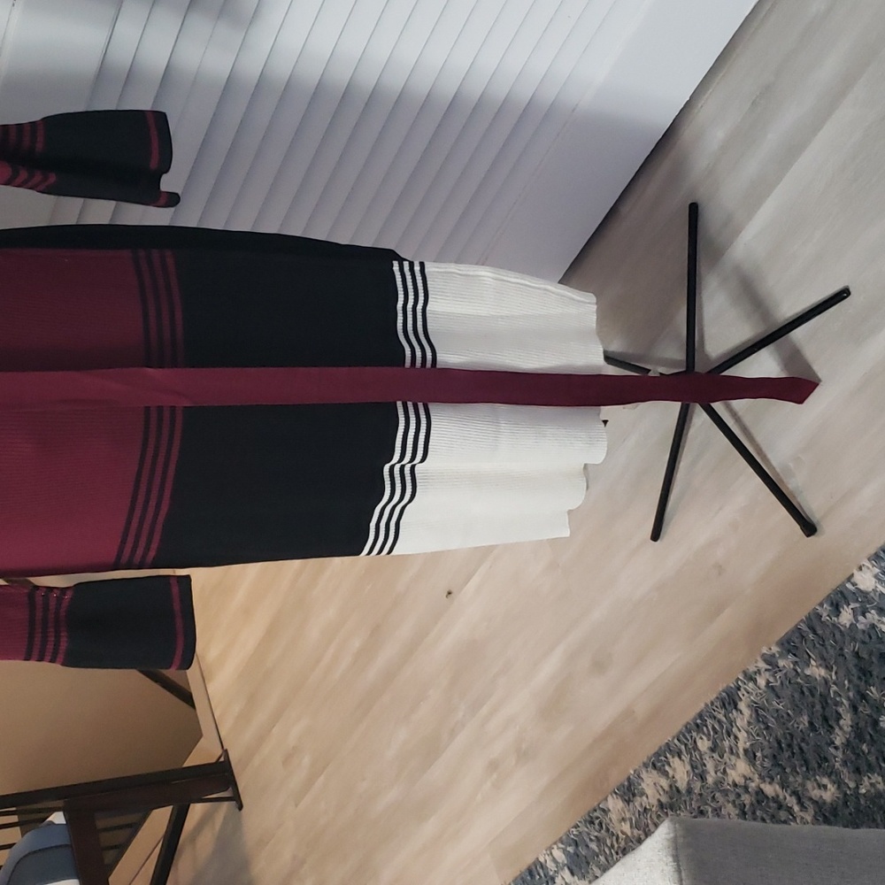 Dress - Picture 6 of 6
